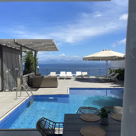 Gold Pearl Maggie Sea View Villa